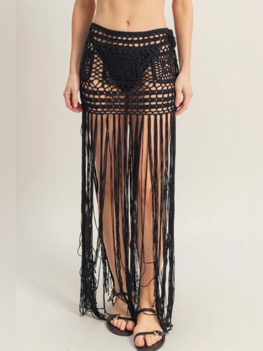 💥Black Crochet Fringe Beach Skirt - Picture 3 of 4